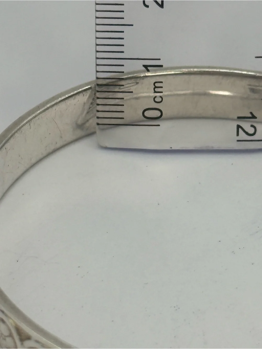 Tiffany & Co. Makers 26375 Sterling Silver Floral Bangle Bracelet 7.5”
